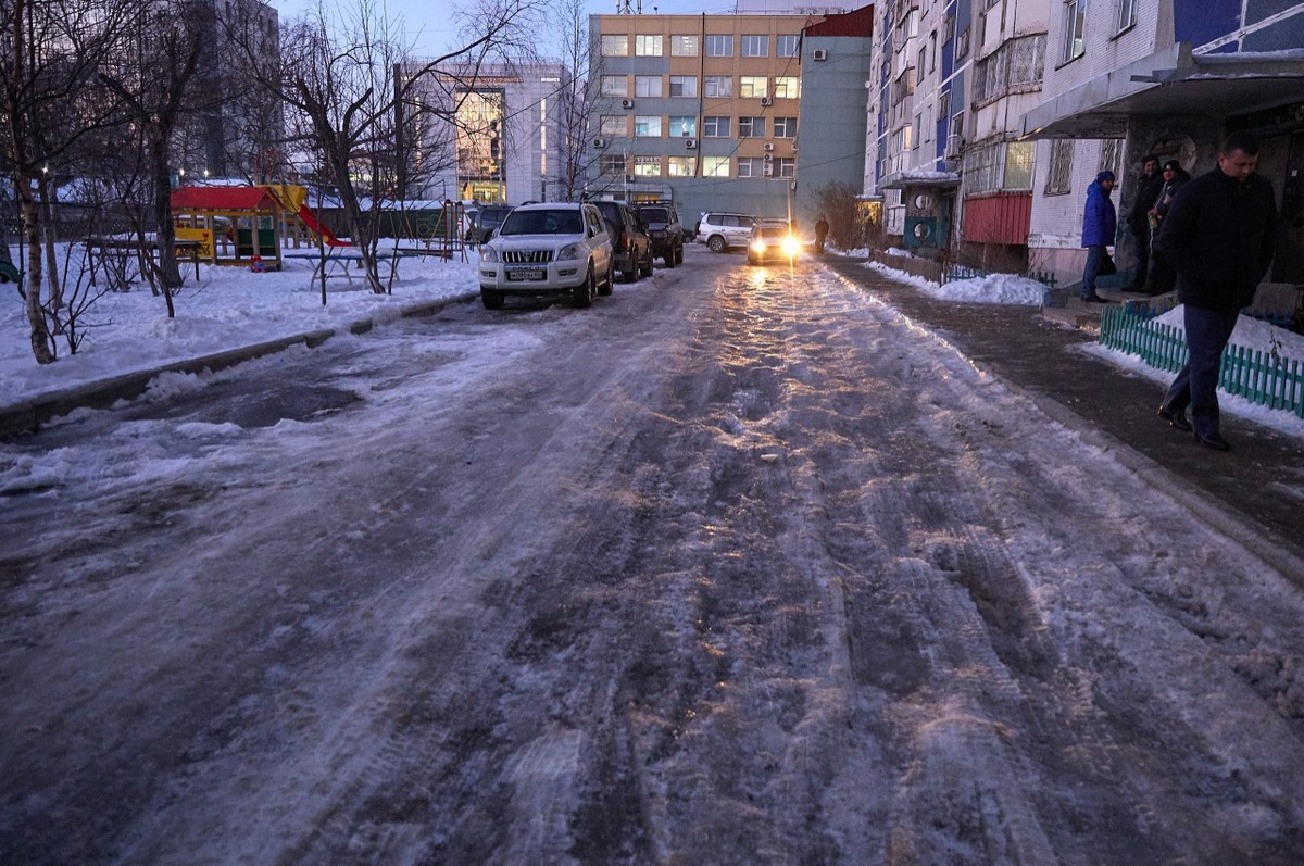 Мэр Южно-Сахалинска признал, что город обледенел. Сахалин.Инфо