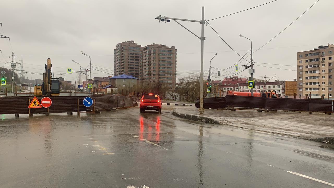 Перекресток Горького — Пуркаева частично открыли в Южно-Сахалинске.  Сахалин.Инфо