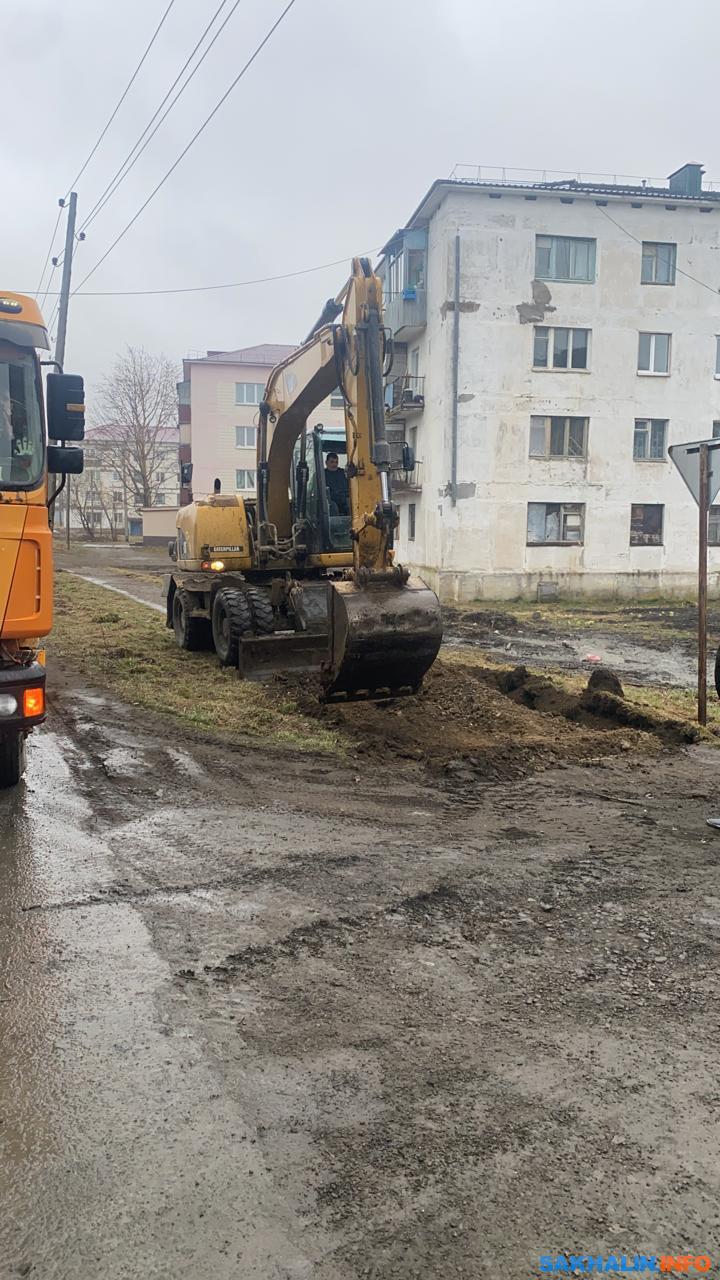 На Северной в Чехове обустраивают тротуар. Сахалин.Инфо