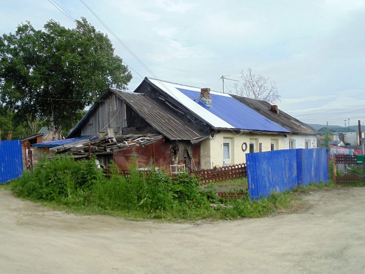 Разваливающиеся старые бараки в Северном городке проверят на прочность.  Сахалин.Инфо