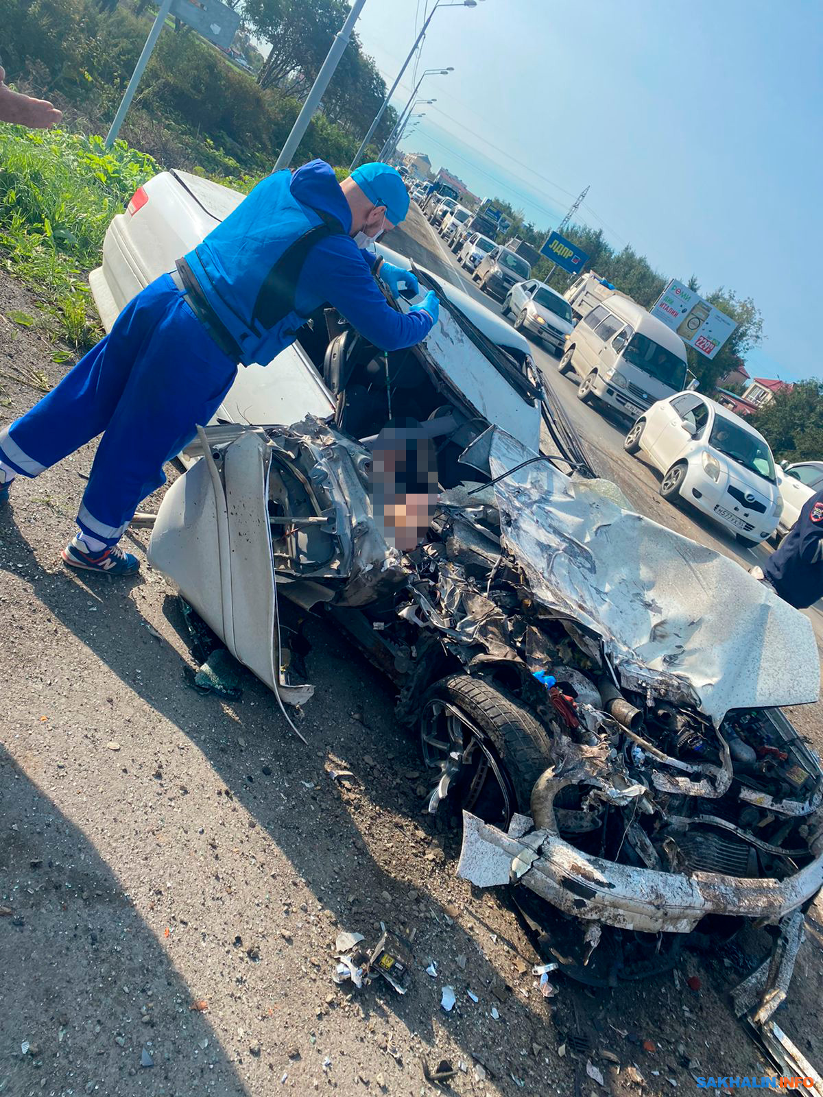 Водитель седана врезался в большегруз и погиб на дороге в Луговое.  Сахалин.Инфо