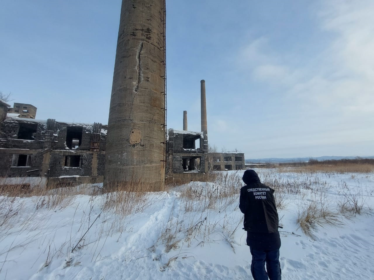 Пропавшего в Углегорске мальчика нашли мертвым у заброшенного здания.  Сахалин.Инфо