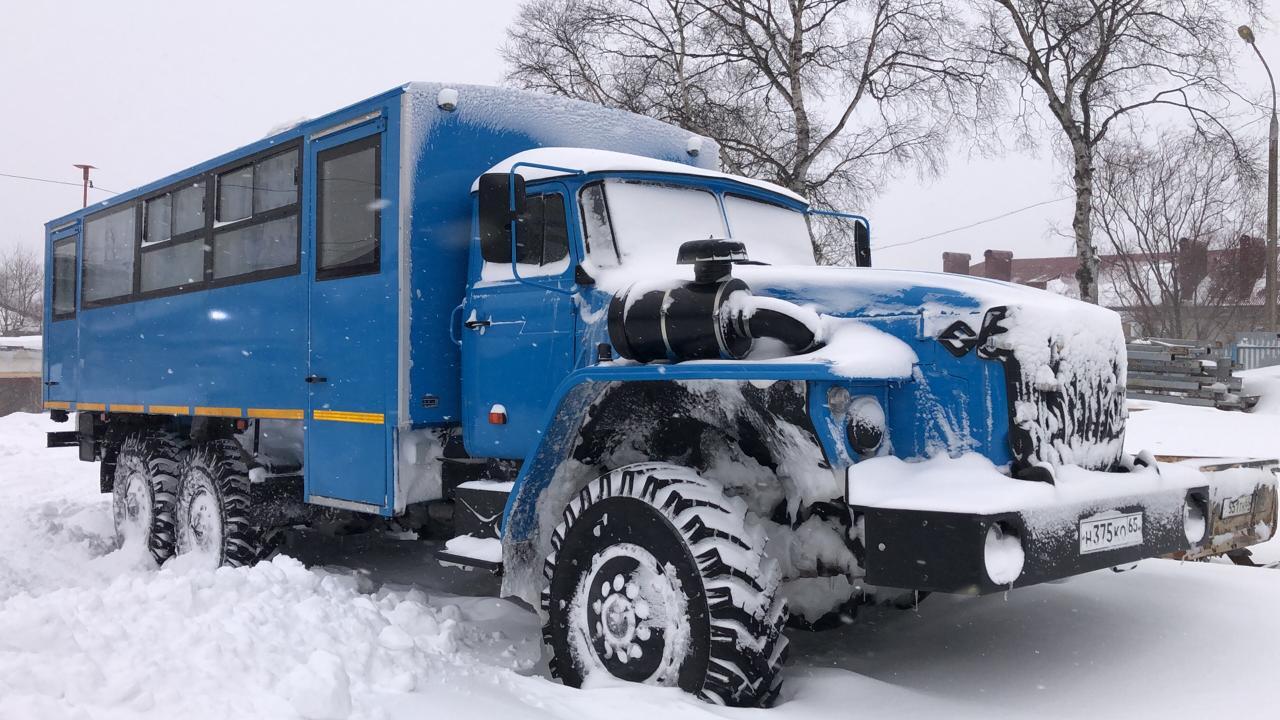 Корсаковские спасатели помогают людям выбраться из снежного плена.  Сахалин.Инфо