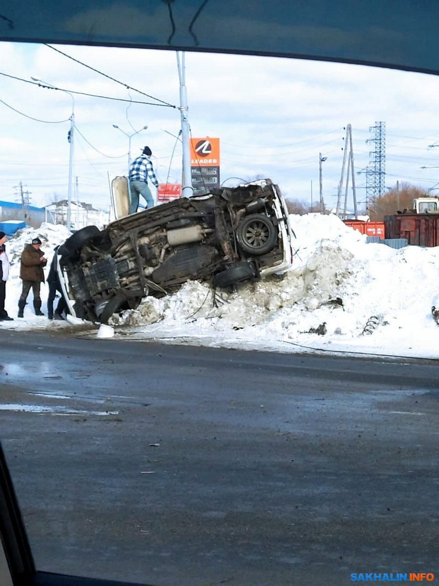 Водитель Lexus после жесткого ДТП в Южно-Сахалинске скончался в реанимации.  Сахалин.Инфо