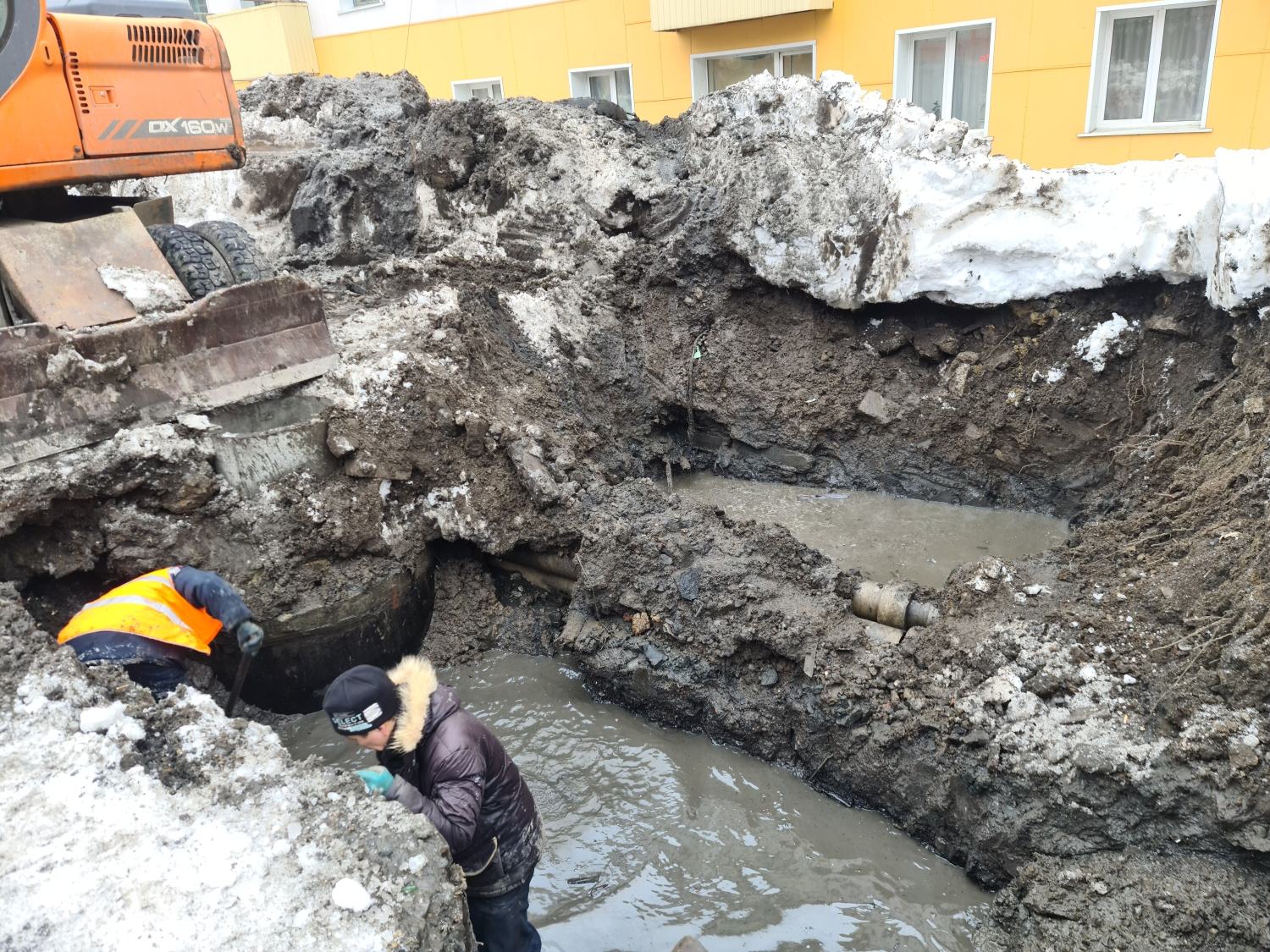 Часть Холмска осталась без воды из-за аварии. Сахалин.Инфо