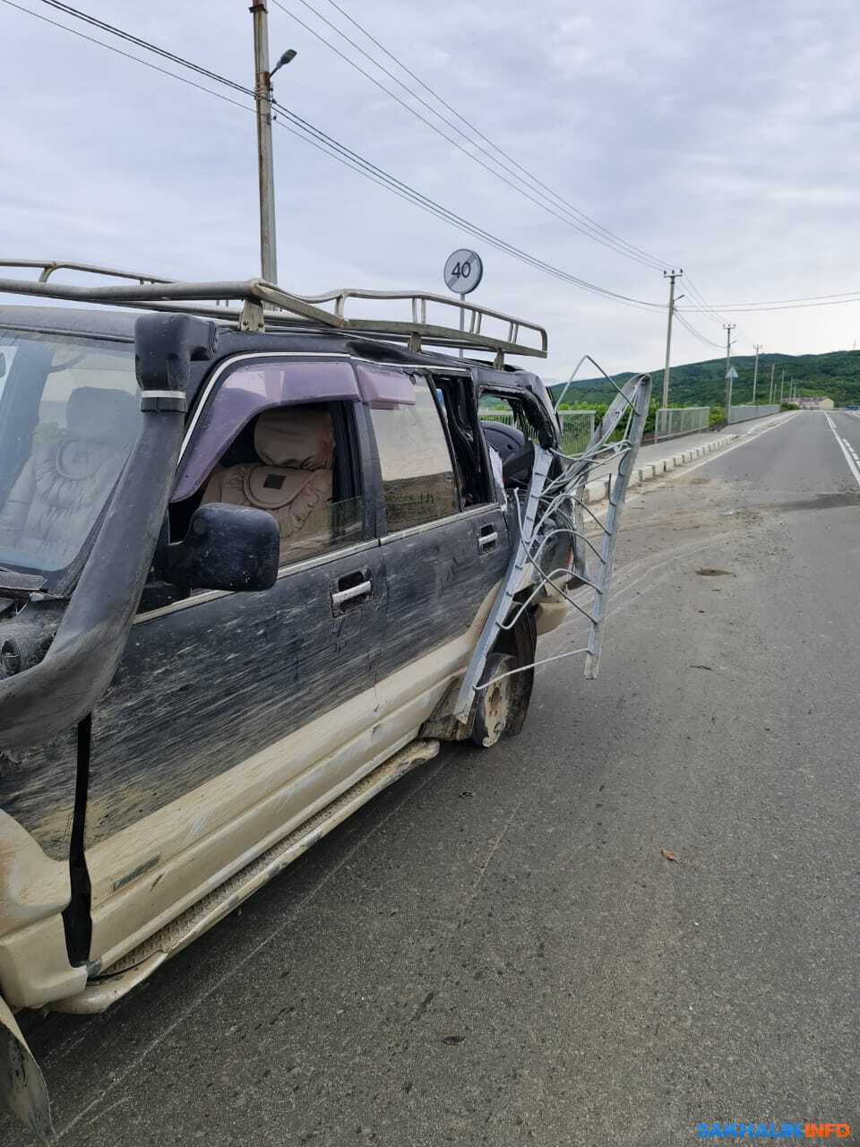 В Яблочном заметили автомобиль с куском ограждения в кузове. Сахалин.Инфо